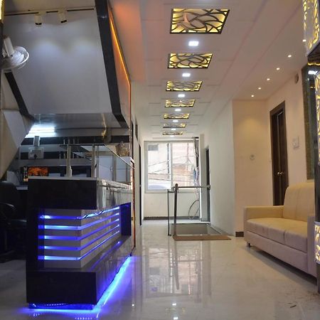 Hotel Krishna Galaxy 坎普尔 外观 照片